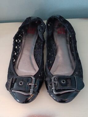 x Pedder Red Sassy Black Buckle Perforated Ballet Flats